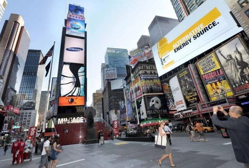 半岛官方网站工控机在多媒体播放平台中的应用