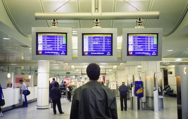 半岛官方网站嵌入式电脑在乘客信息显示系统中的应用