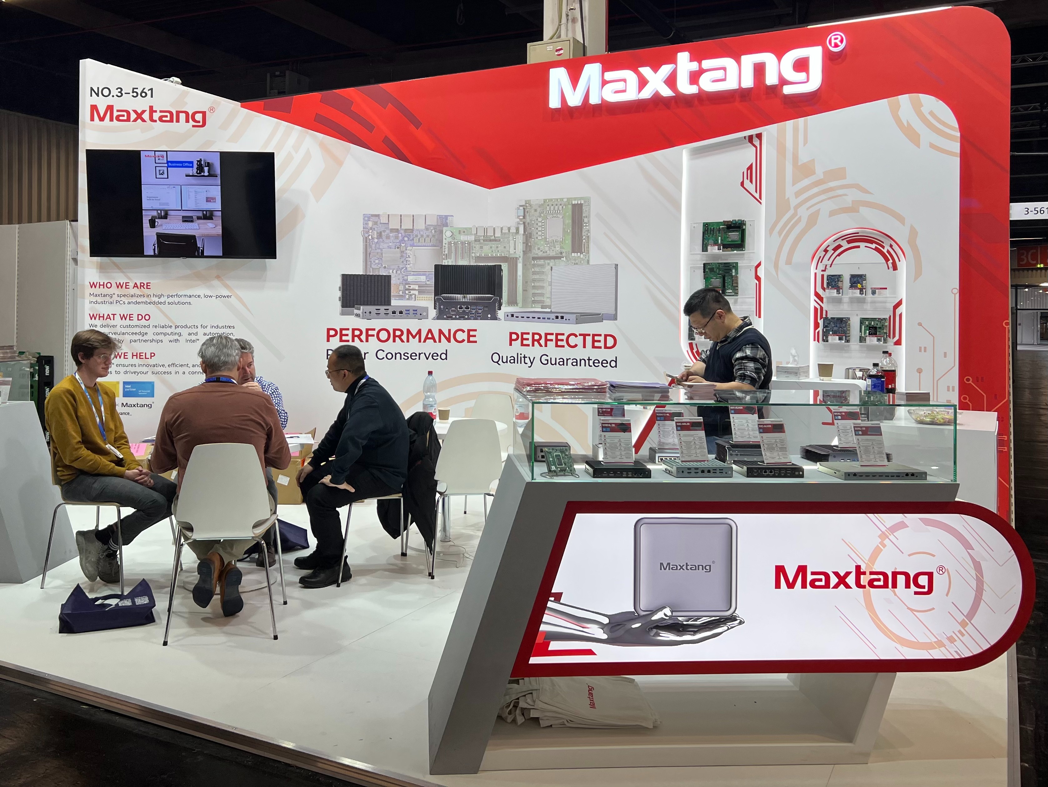 半岛官方网站计算机闪耀2025德国纽伦堡嵌入式展览会Embedded World